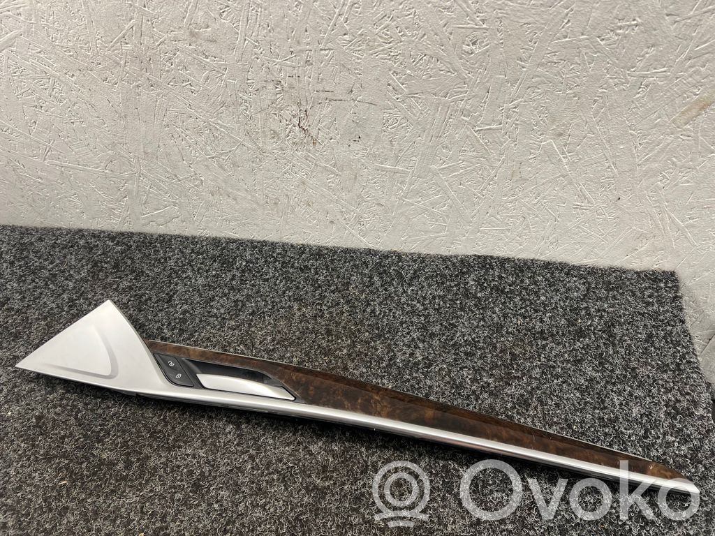 BMW 5 G30 G31 G38 Inne elementy wykończeniowe drzwi przednich 