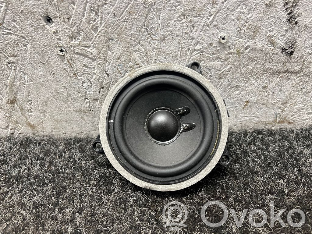 BMW i5 G60 Enceinte haute fréquence dans les portes arrière 