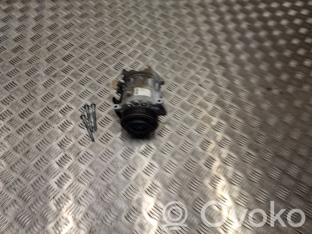 BMW M5 F90 Compressore aria condizionata (A/C) (pompa) 
