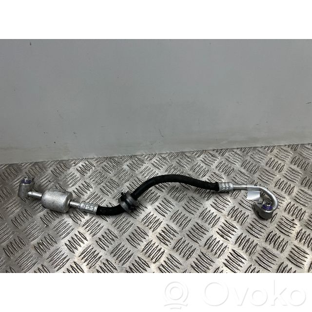 BMW 3 G20 G21 Ilmastointilaitteen putki (A/C) 