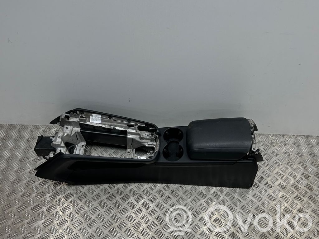 Porsche Macan (95B) Center console 