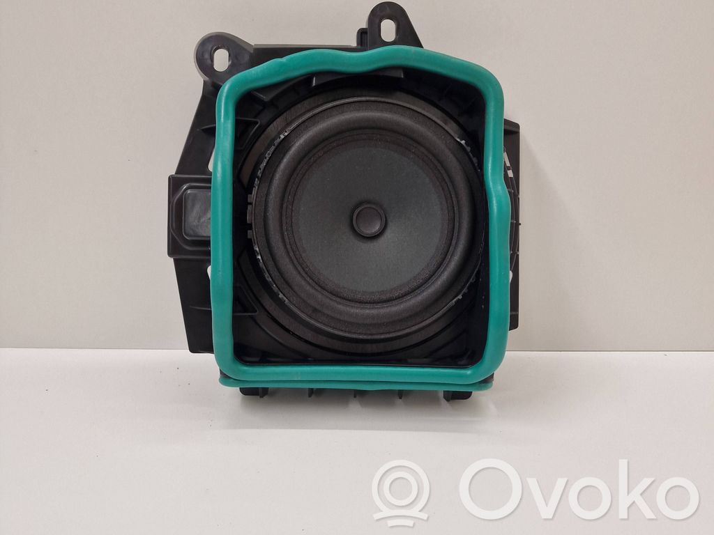 BMW 3 G20 G21 Subwoofer 