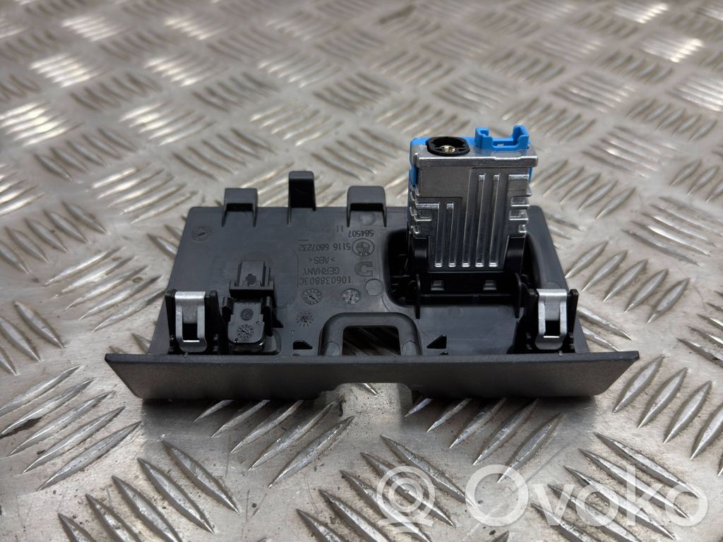BMW 3 G20 G21 USB socket connector 