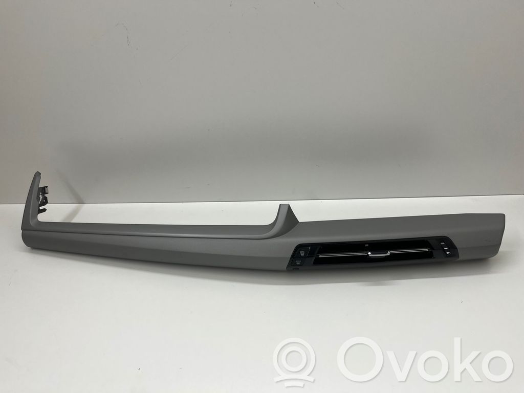 BMW 2 Active Tourer U06 Centrinės oro grotelės 