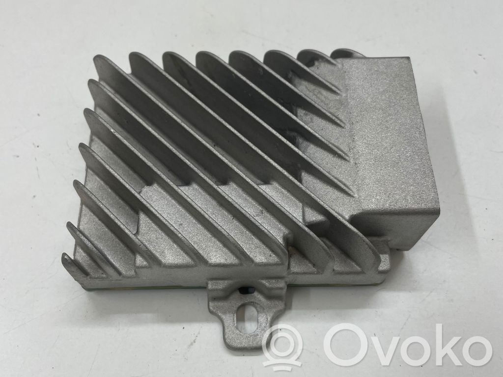 BMW M5 Wzmacniacz audio 
