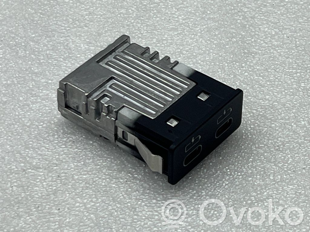 BMW 1 F40 USB socket connector 