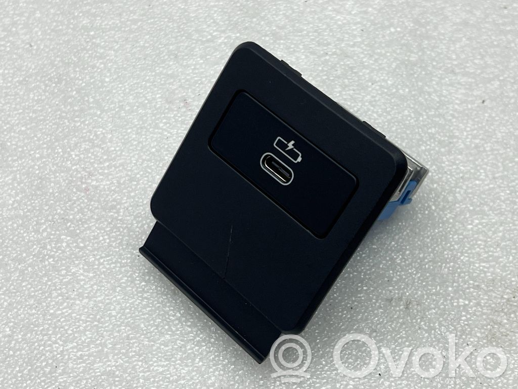 BMW 1 F40 USB socket connector 