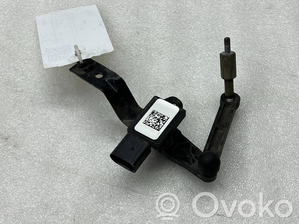 Audi A3 8Y Rear air suspension level height sensor 