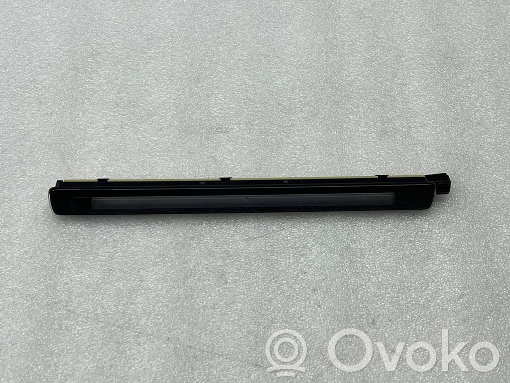 Boot/trunk interior light   8W9947409