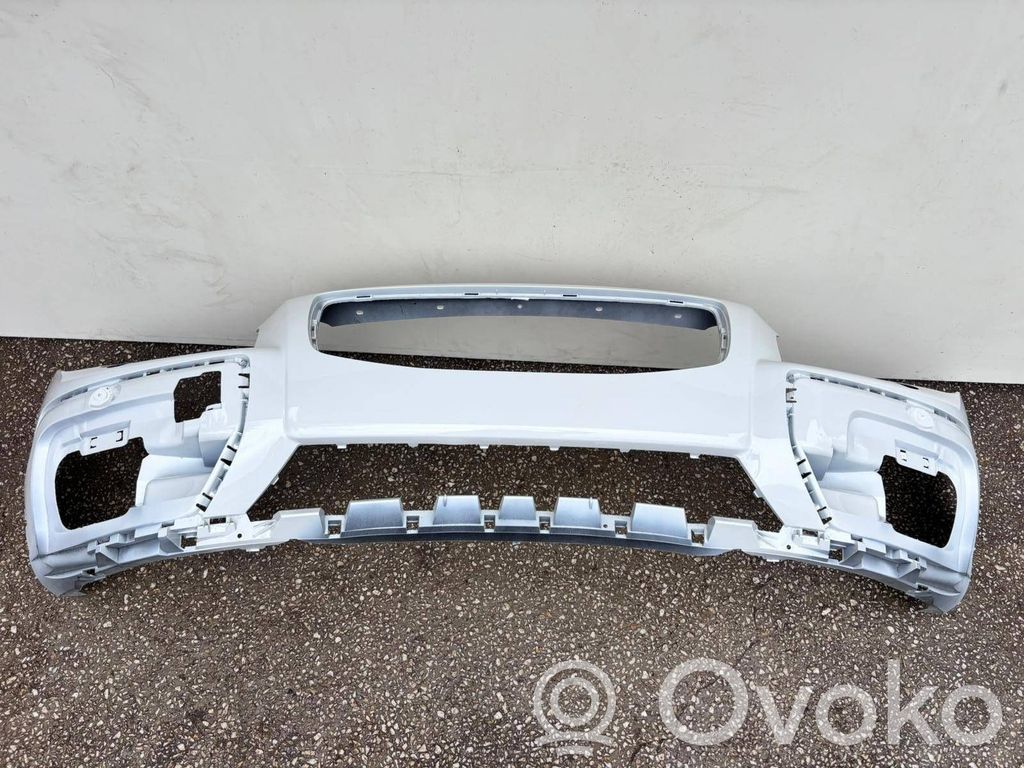 Volvo XC70 Parachoques delantero 
