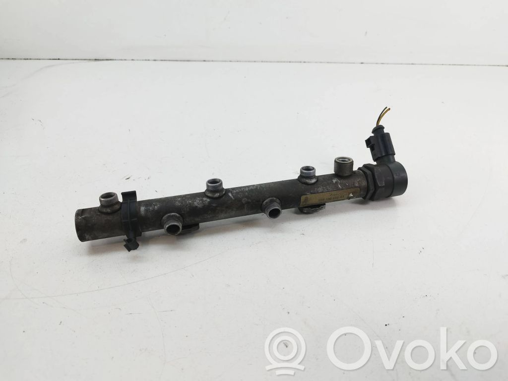 Audi A6 S6 C6 4F Fuel distributor 
