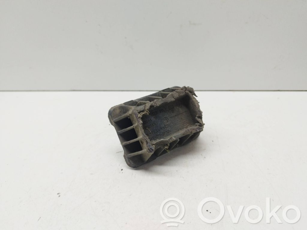 Jacking socket point   7123311,11884410