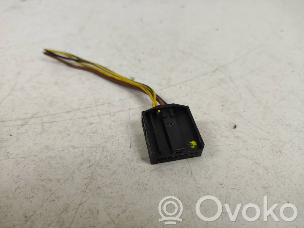 Tailgate/trunk wiring harness   17190931,6984746