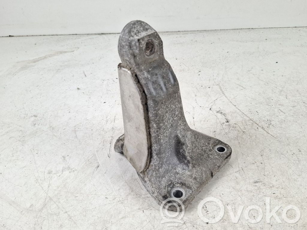 BMW X3 F25 Engine mounting bracket 