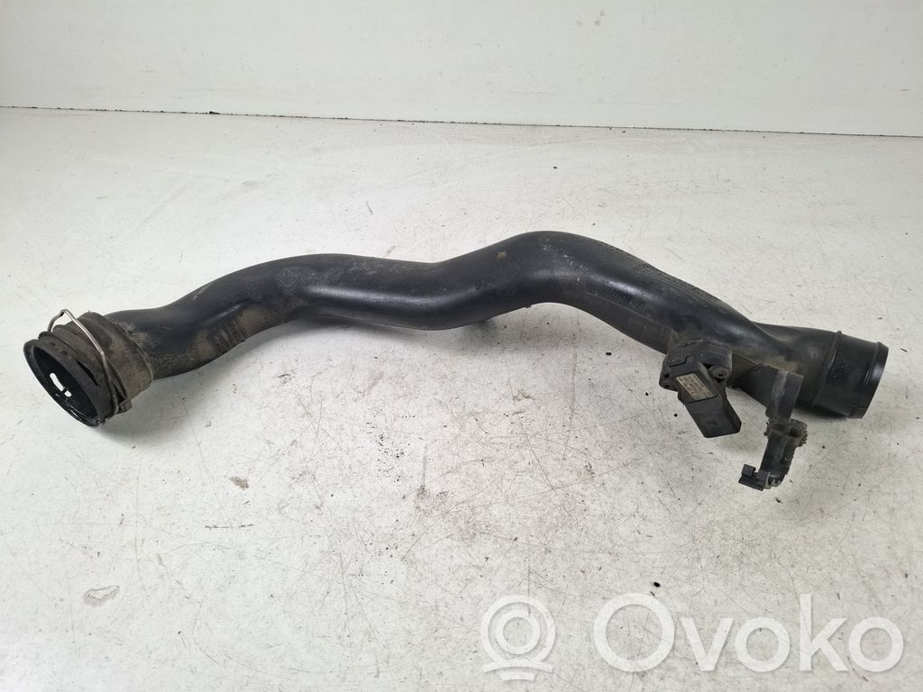 Volkswagen Jetta VI Schlauch / Leitung Ladeluftkühler 