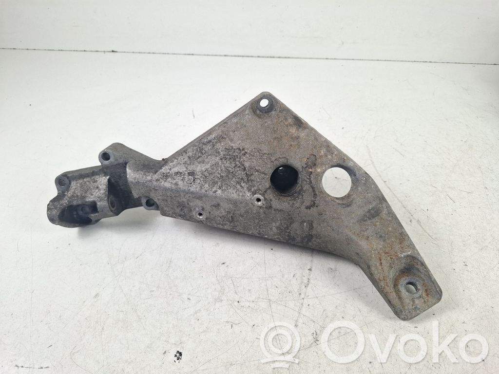 BMW X3 E83 Engine mounting bracket 
