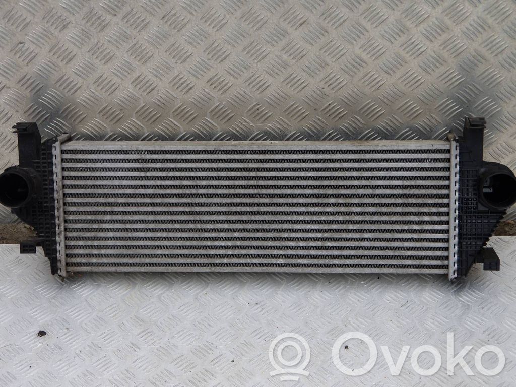 Jeep Grand Cherokee Interkūlerio radiatorius 