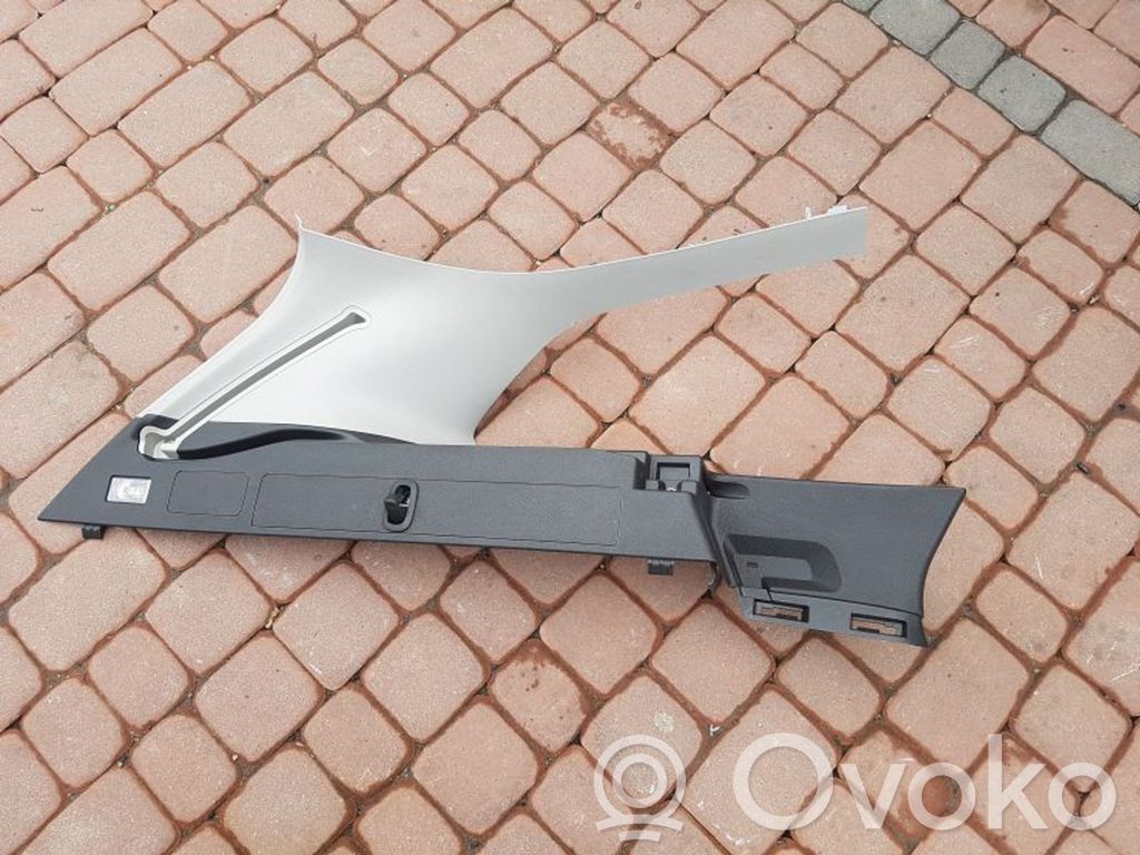 Opel Astra J Boczek / Tapicerka / bagażnika 