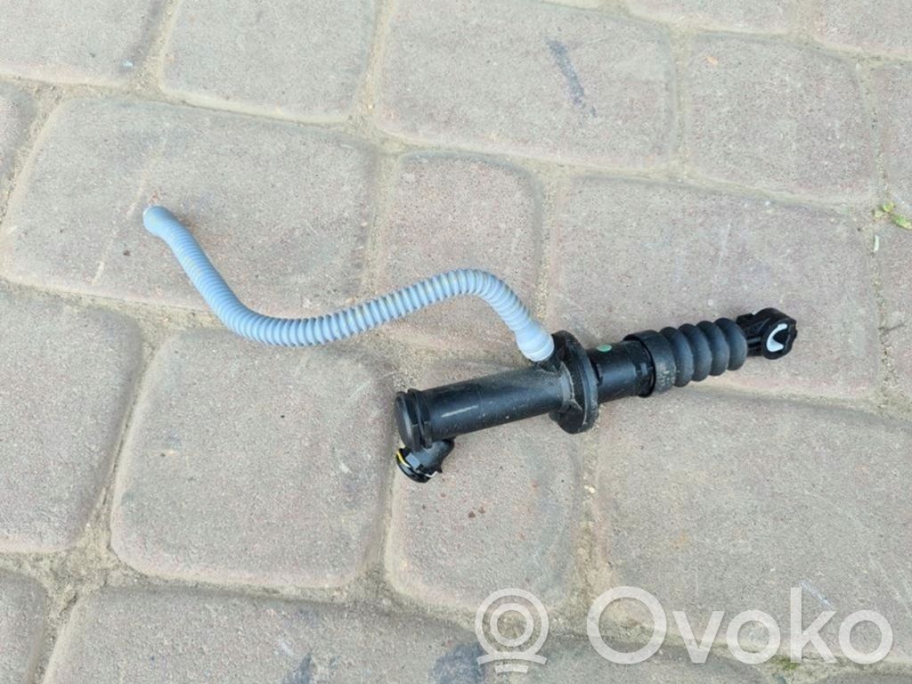 Renault Clio IV Kytkimen apusylinteri 