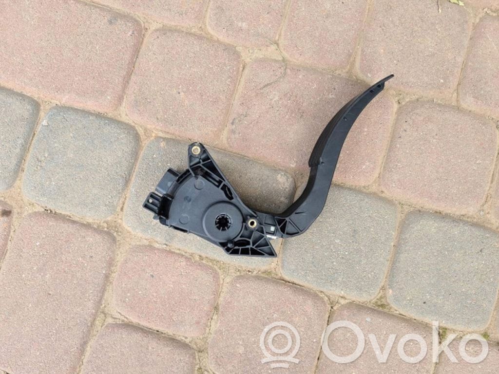 Renault Clio IV Akseleratora pedālis 