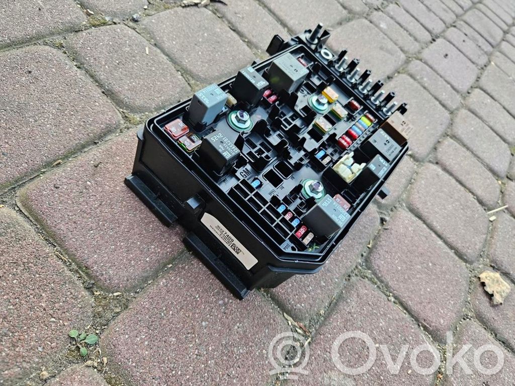 Opel Astra K Módulo de fusible 