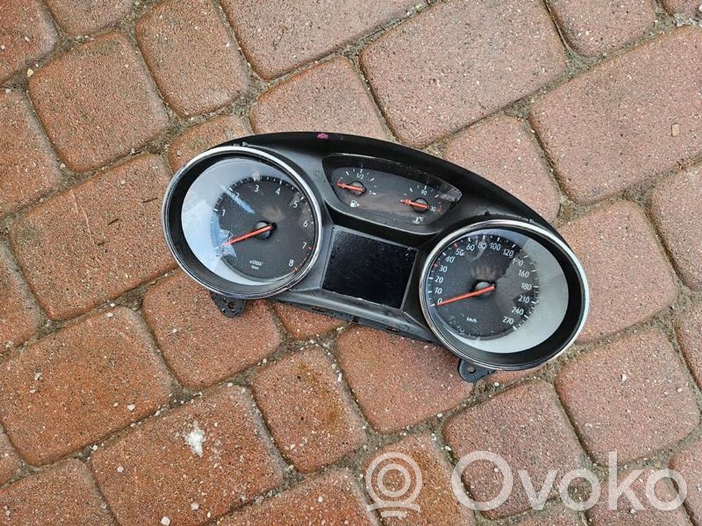 Opel Astra K Geschwindigkeitsmesser Cockpit 