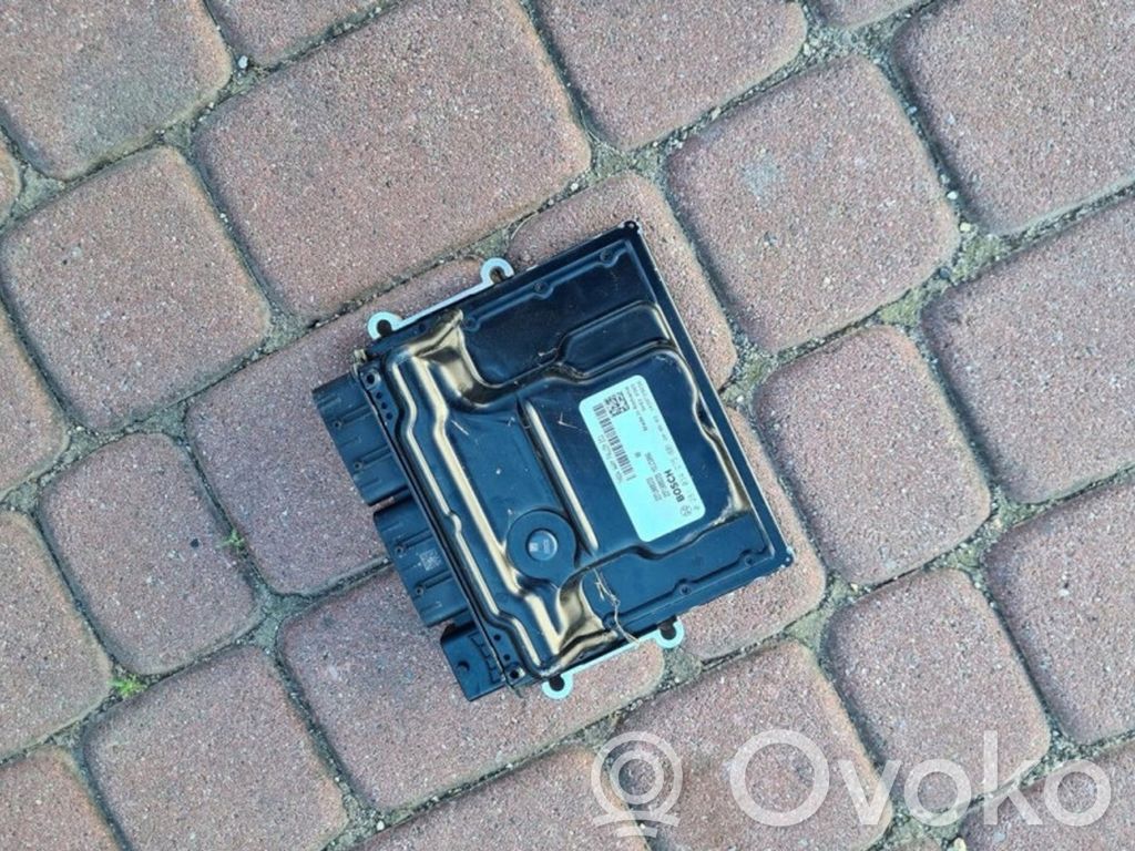Renault Captur II Engine control unit/module 