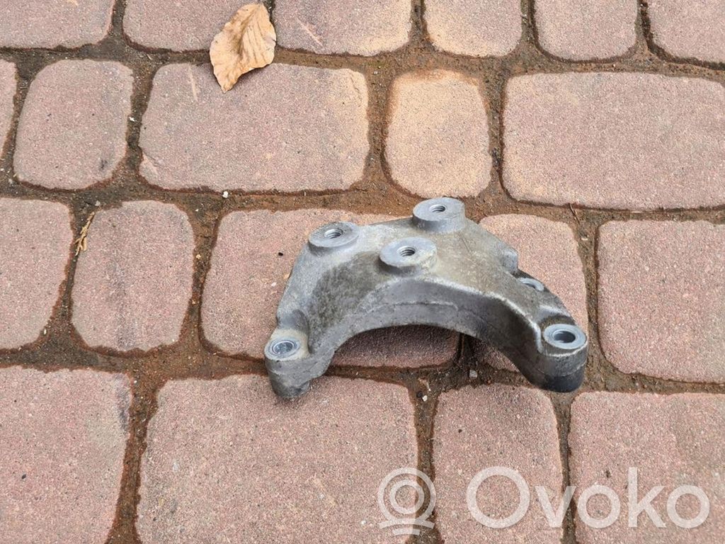 Opel Astra J Engine mount bracket 