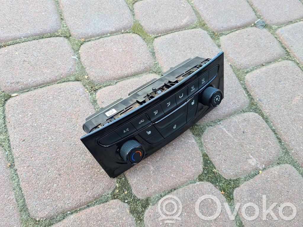 Opel Astra K Climate control unit 
