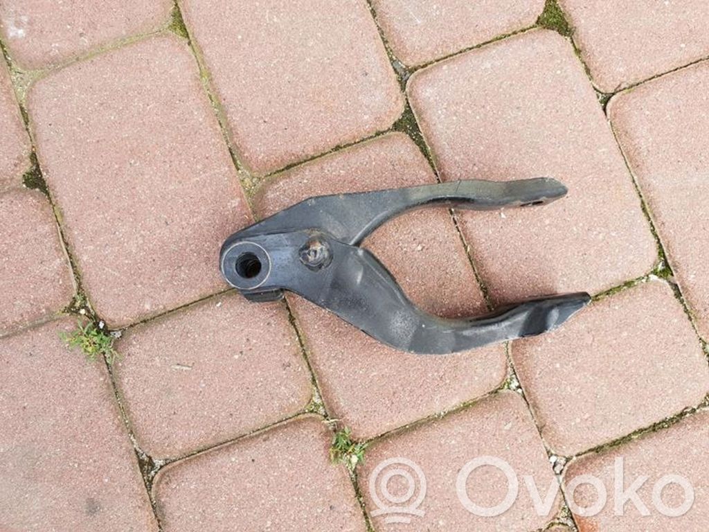 Opel Astra K Gearbox mounting bracket 