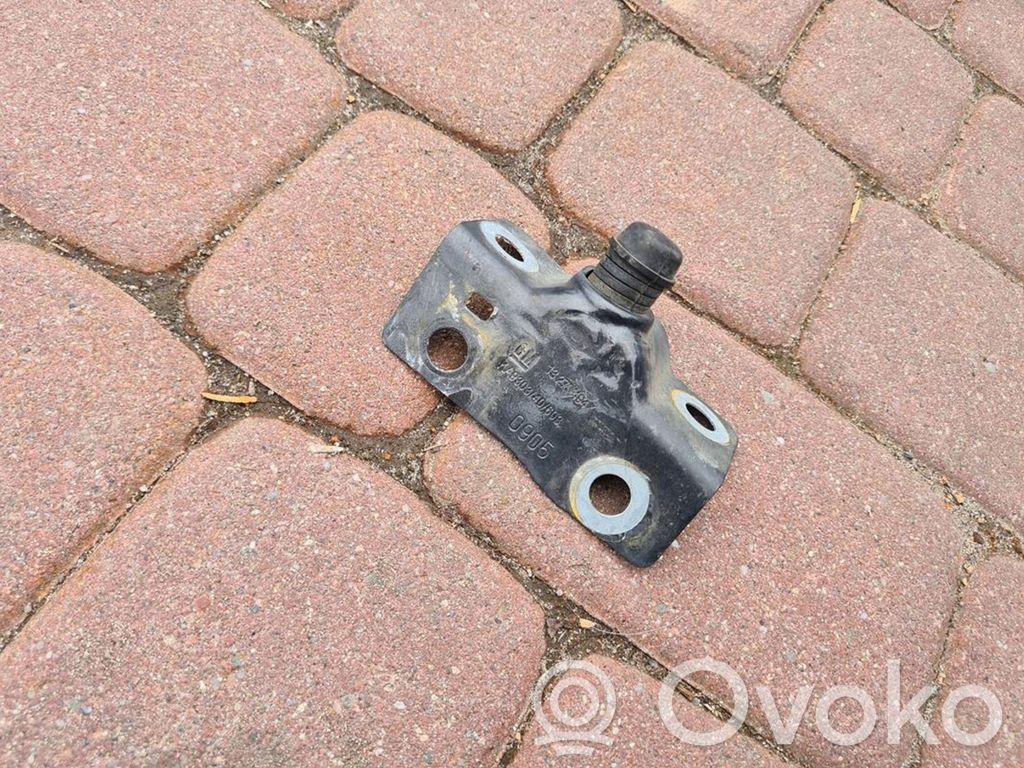 Opel Meriva B Laikiklis radiatorių panelės (televizoriaus) 
