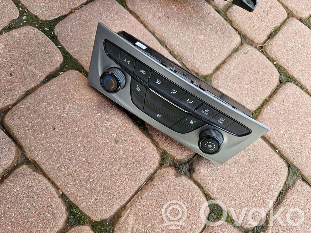 Opel Astra K Climate control unit 