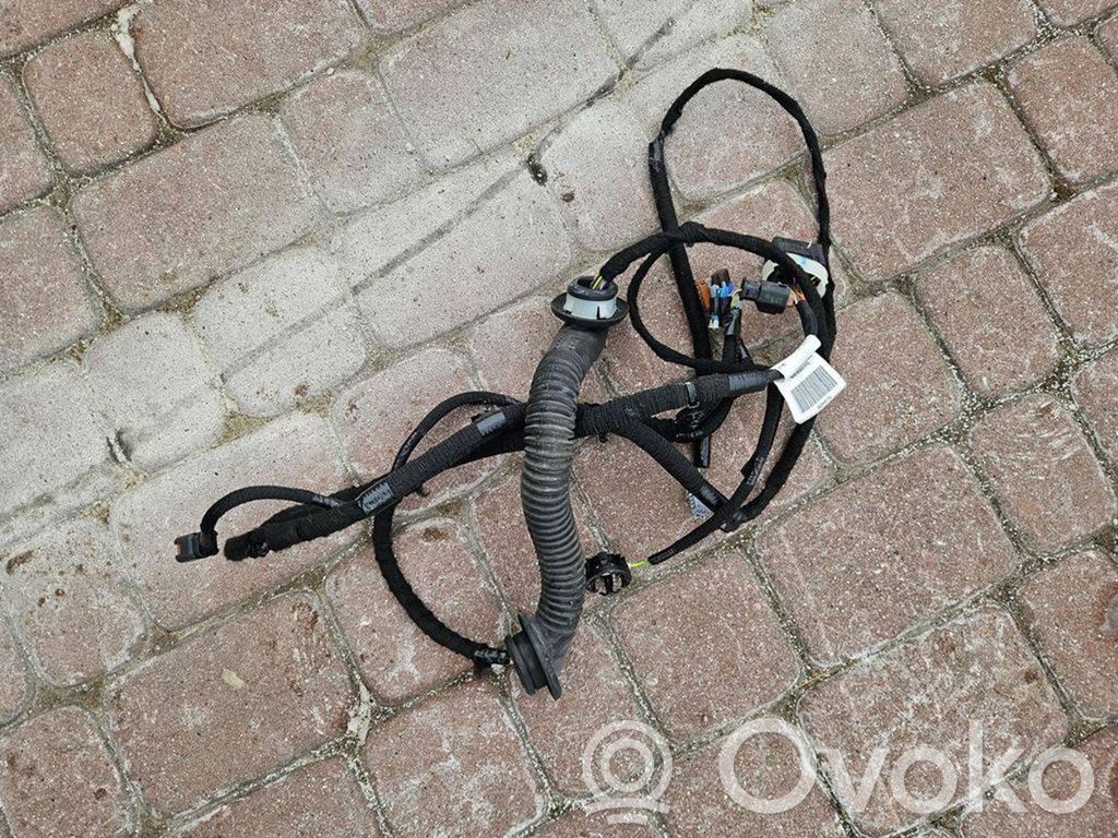 Opel Combo E Ограничитель открытия двери 