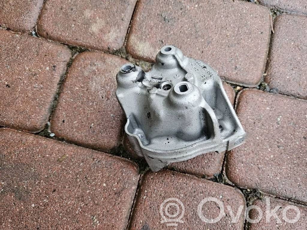 Opel Combo E Fuel pump bracket 