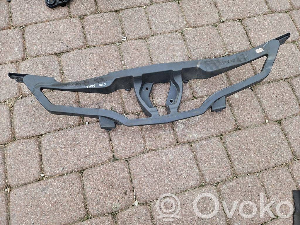 Renault Clio IV Front grill 