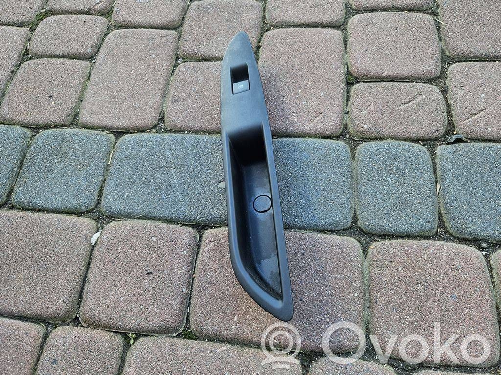 Opel Mokka Electric window control switch 