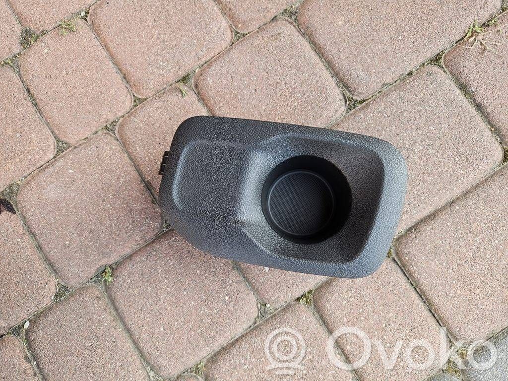 Główny schowek tunelu środkowego   9822058277