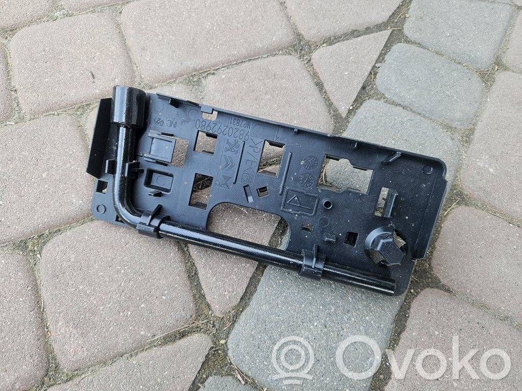 Citroen Berlingo Įrankių komplektas 