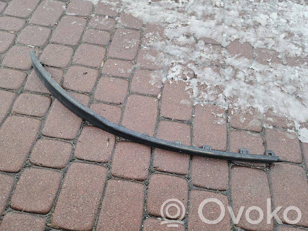 Opel Corsa E Etupuskurin jakajan koristelista 