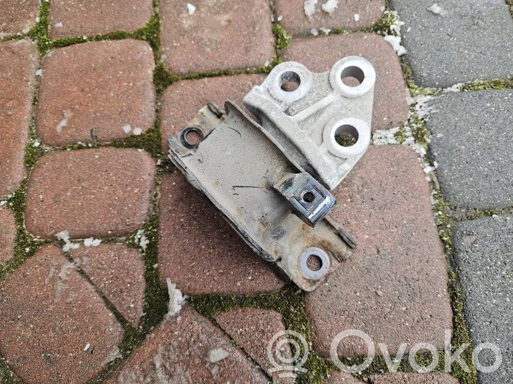 Opel Corsa E Dzinēja spilvens 