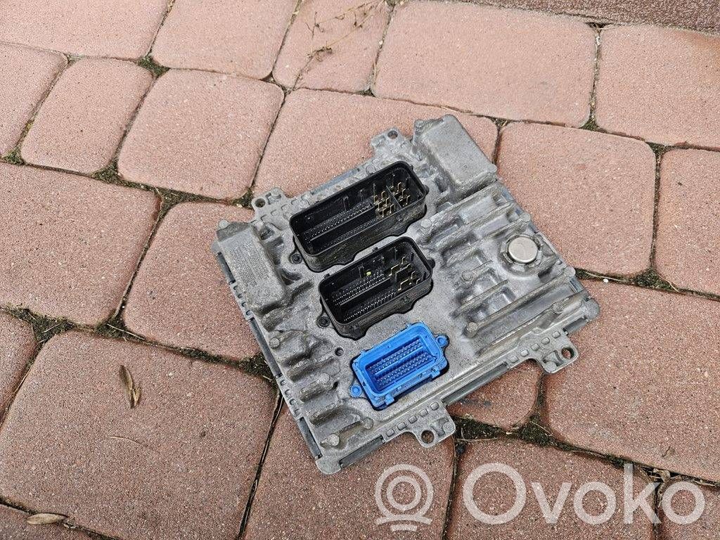 Opel Zafira C Engine control unit/module 