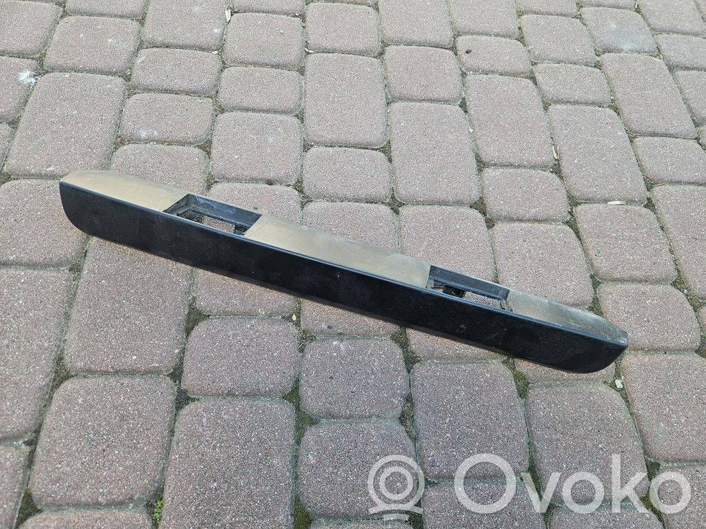 Opel Vivaro Éclairage de plaque d'immatriculation 