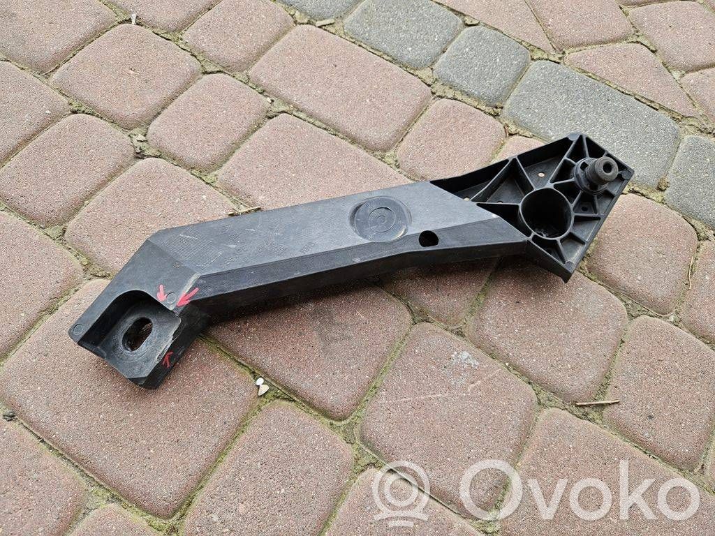 Opel Vivaro Priekšējā luktura turētājs 