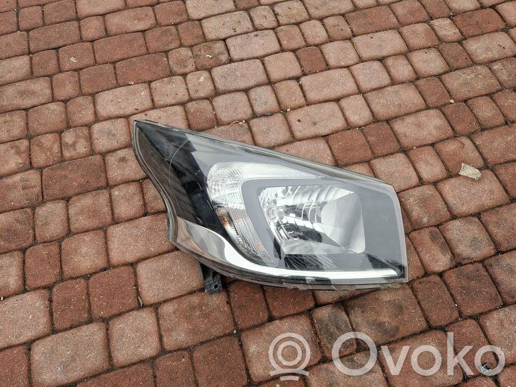 Opel Vivaro Scheinwerfer 