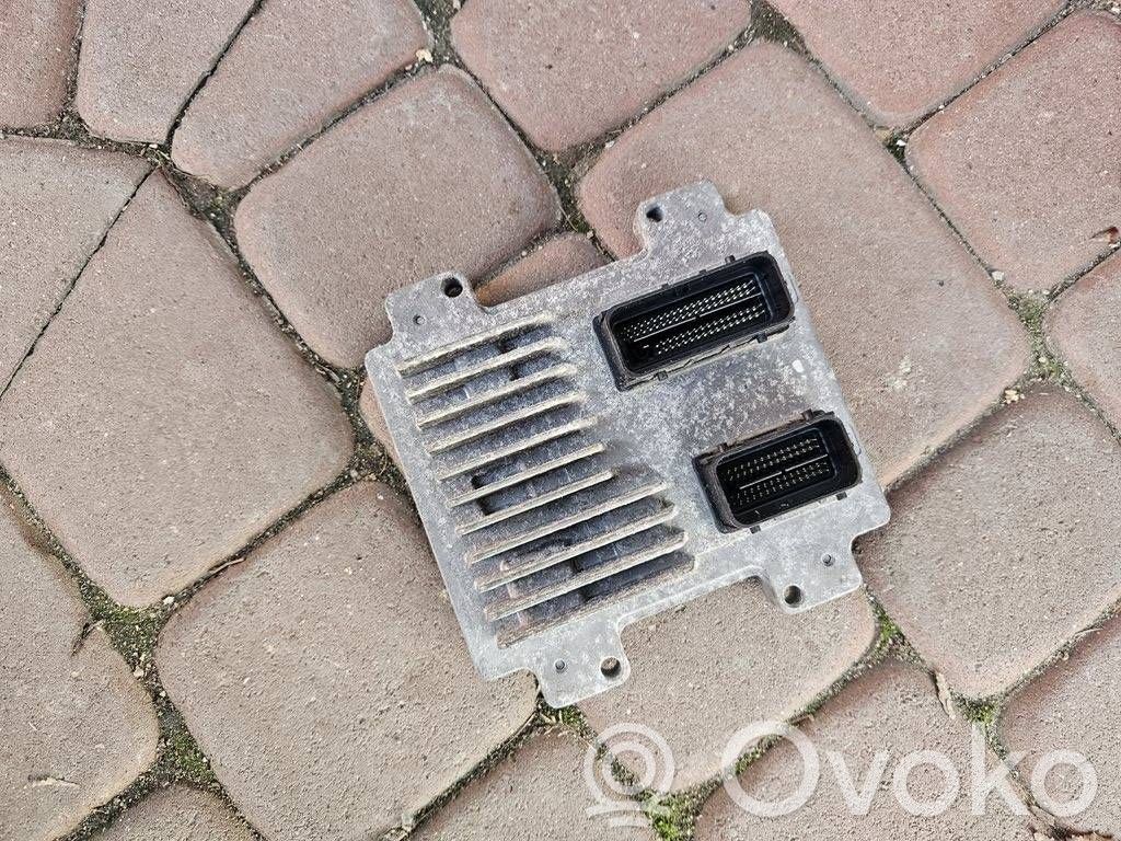 Unidad de control/módulo del motor   12679199