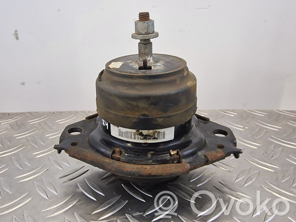 Jeep Grand Cherokee Engine mount bracket 