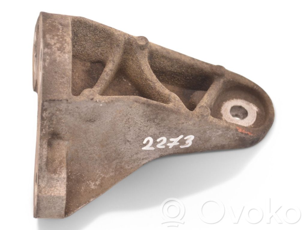 Jaguar XF X250 Engine mounting bracket 
