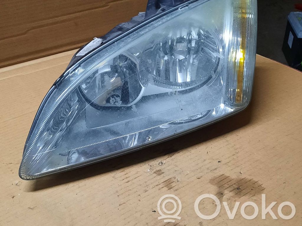 Ford Focus Scheinwerfer 