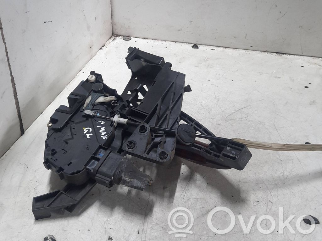Ford Focus C-MAX Takaoven lukko 