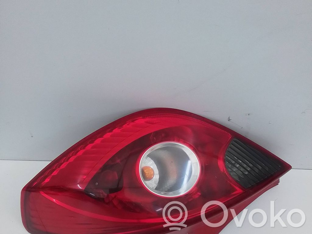 Opel Corsa D Aizmugurējais lukturis virsbūvē 